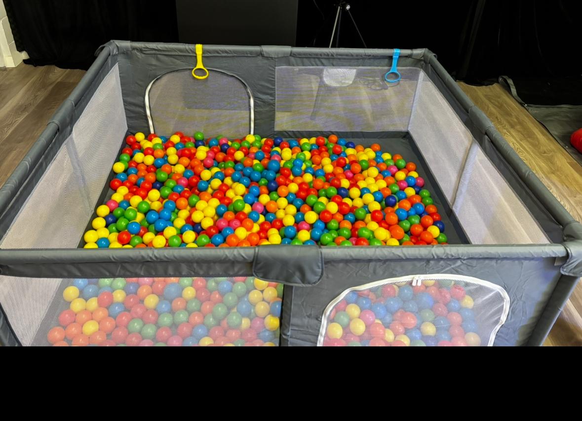 Ball Pit with colorful Balls (1500 Balls)